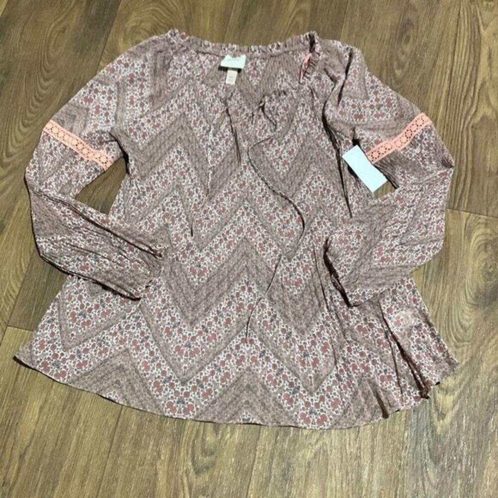 New Knox rose shirt. sheer boho ripple long sleeve‎ shirt western v neck